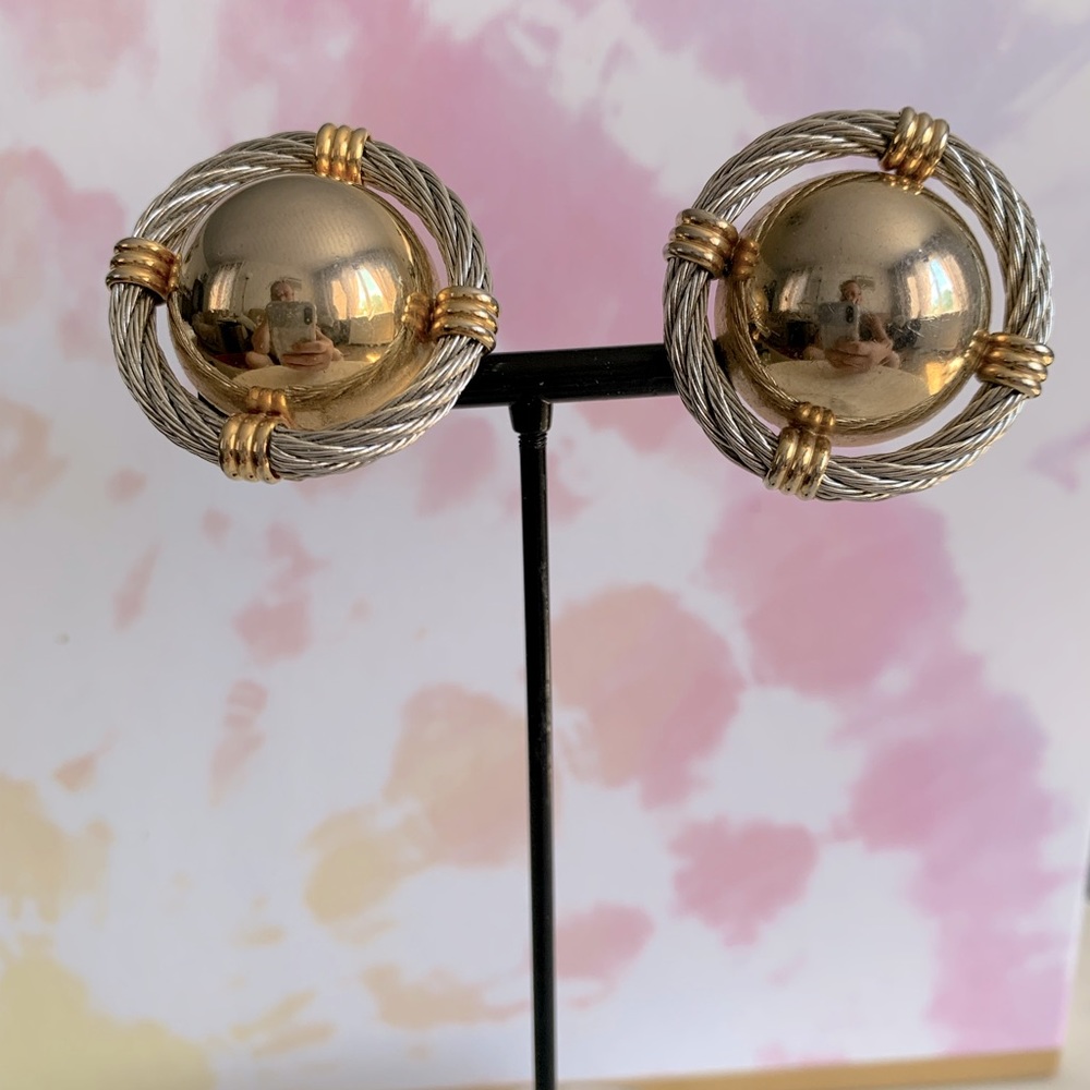 🟢 Beautiful clip on vintage earrings
